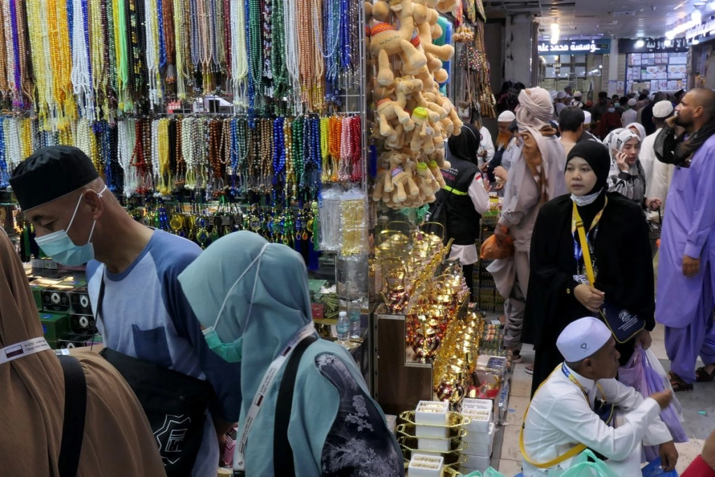 oleh-oleh haji umroh yang murah dan bermanfaat untuk keluarga dan orang-orang sekitar