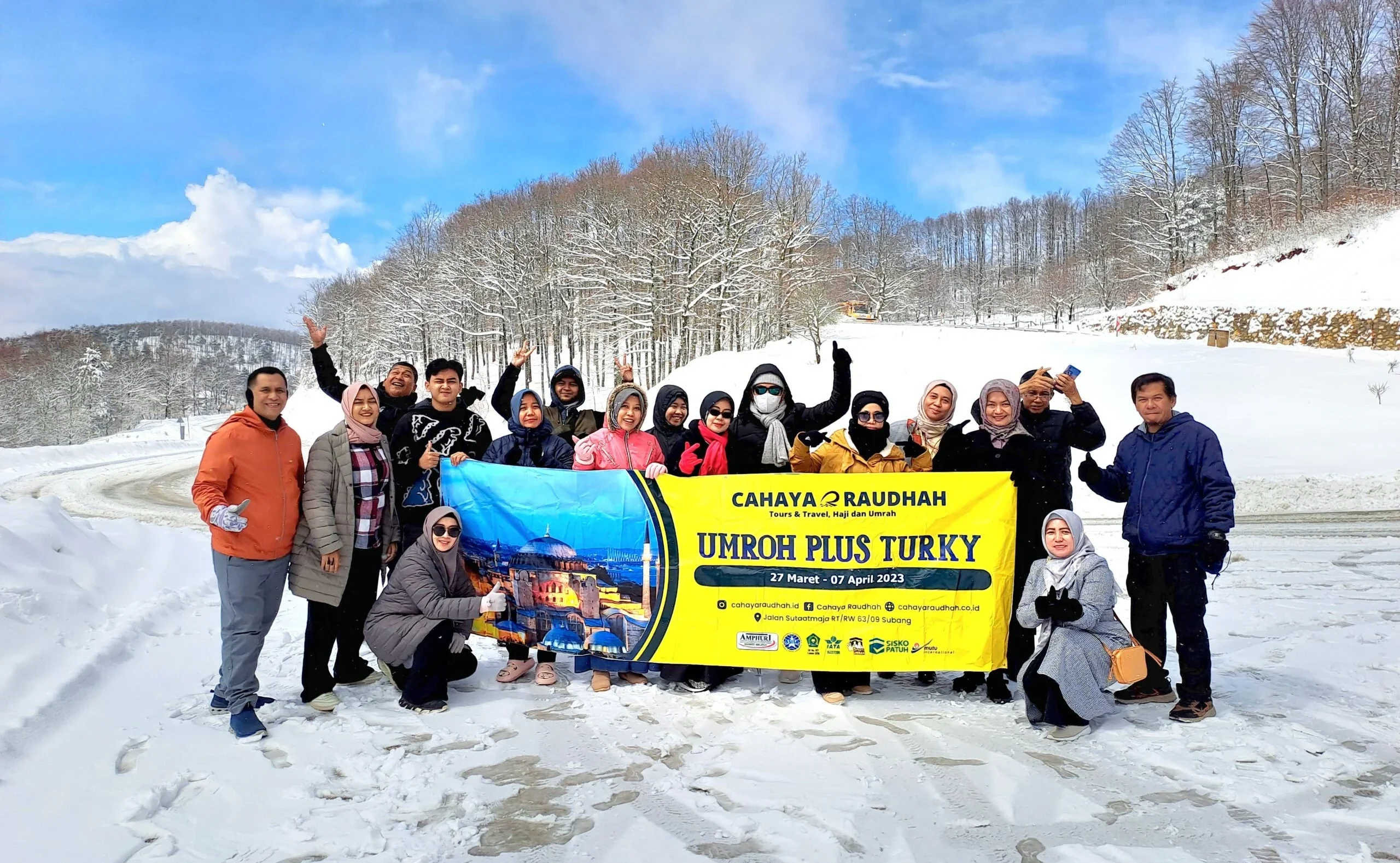 segala hal tentang tour Guide wisata